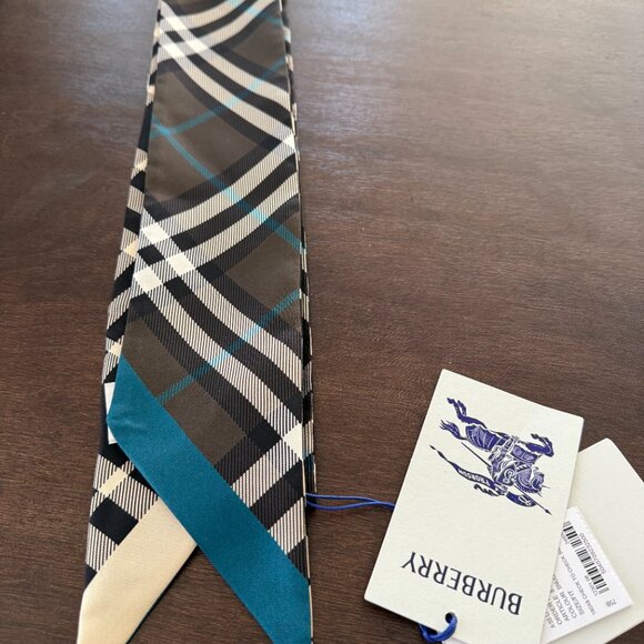Women's Burberry Skinny Contrast Check Silk Scarf - Picture 3 of 3